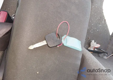 2000 Ford Ranger Xlt from USA, damaged, VIN 1FTZR15X3YPC05968